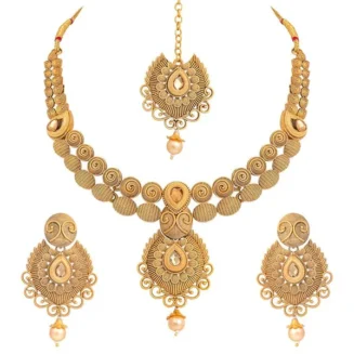 NECKLACE SET WITH TIKKA